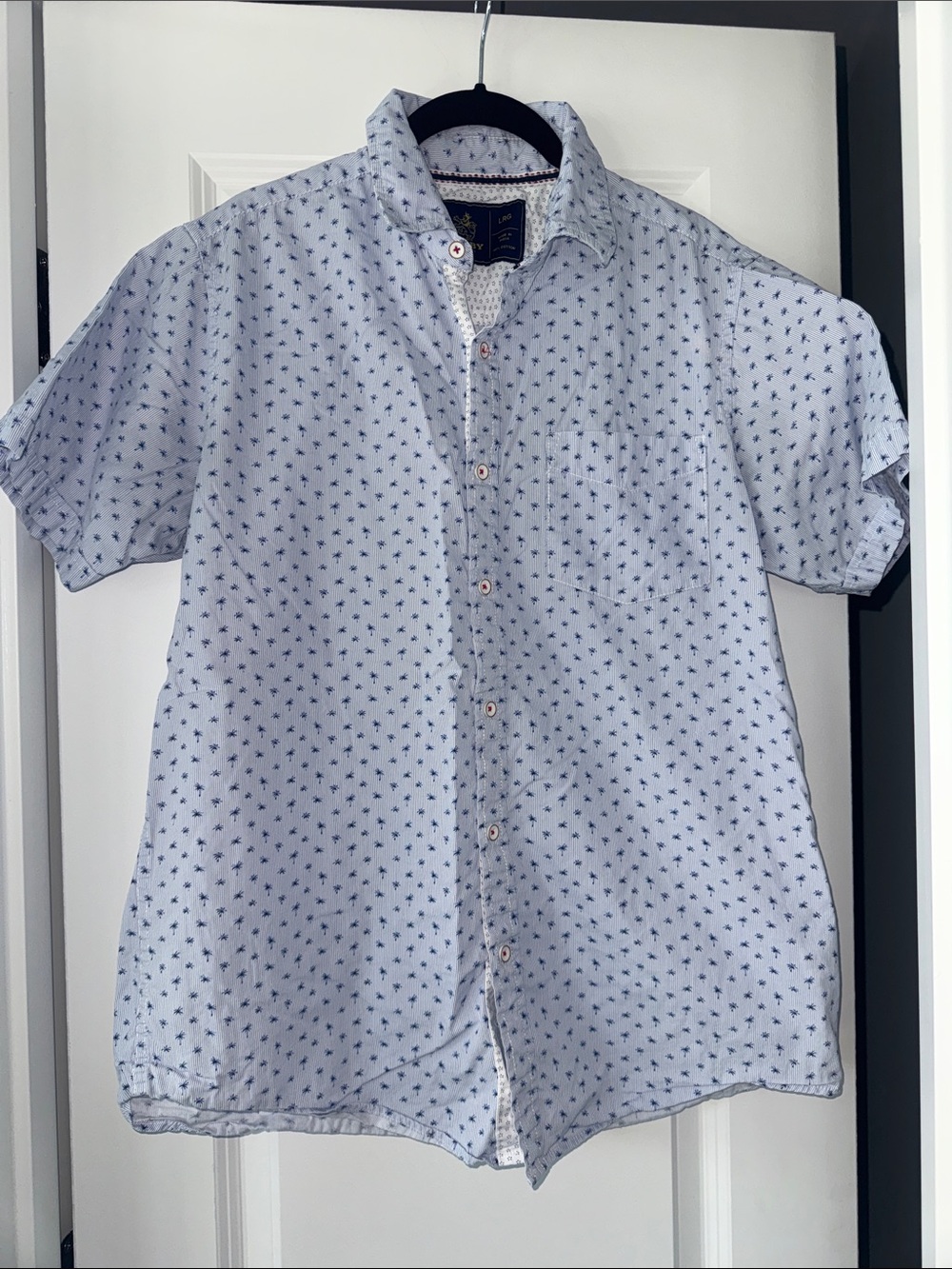 Casual Light Blue Short-Sleeve Button-Down Shirt with Navy Micro Print